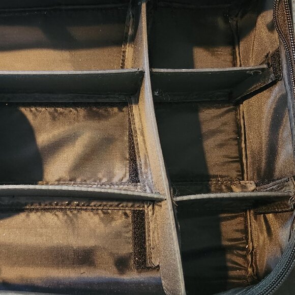 CHANEL Makeup Bag - Picture 10 of 10